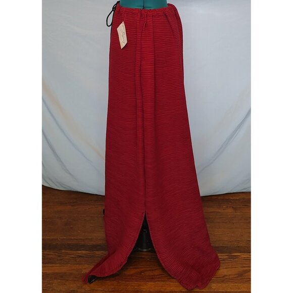 Maxi Skirt with Side Slit - Picture 3 of 4
